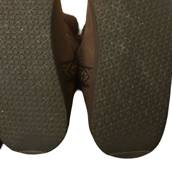 L.L. Bean Signature Shearling Lined Moccasin Boots - Picture 6 of 11